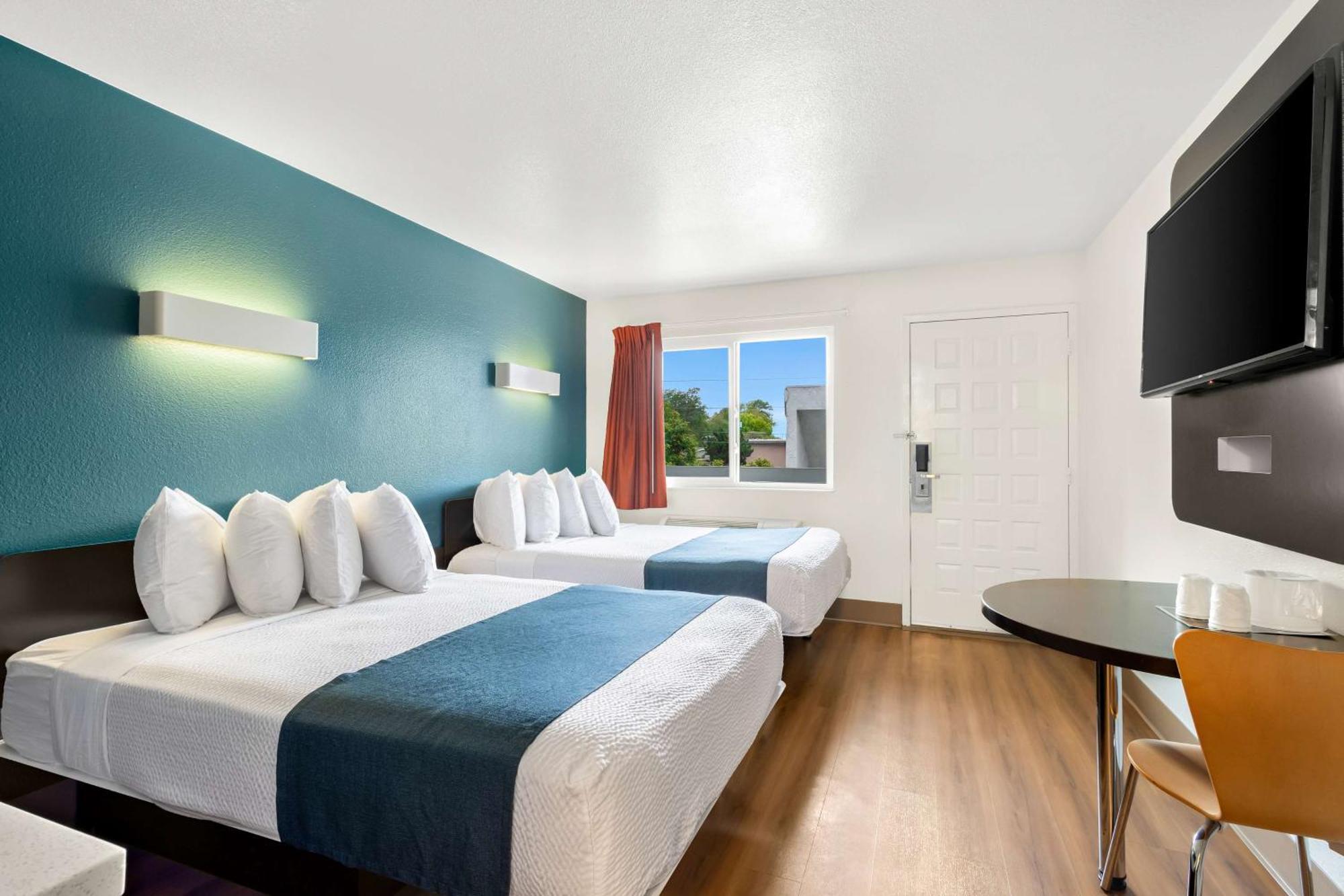 Studio 6 Suites Carpinteria, Ca Santa Barbara South Екстериор снимка
